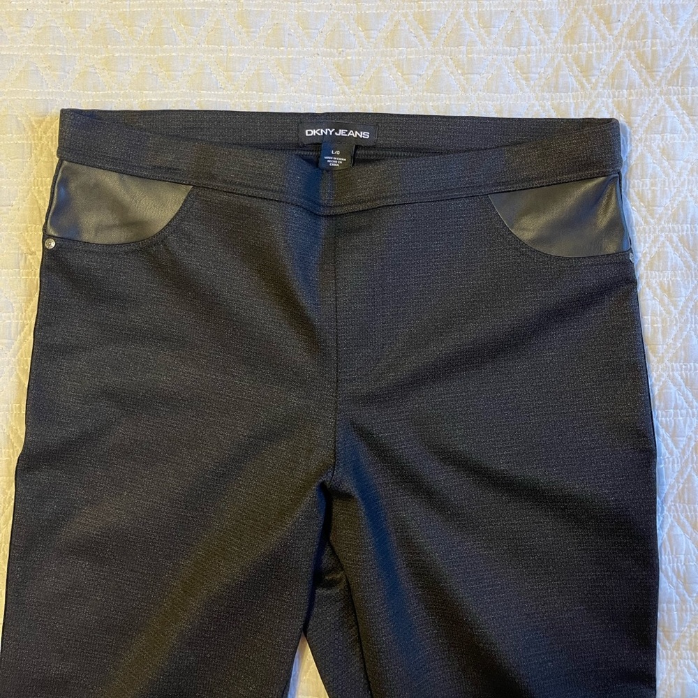 DKNY  stretch Pants. Black and Grey pattern print. Size Large.